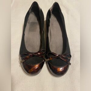 Stuart Weitzman women’s Capital suede pumps